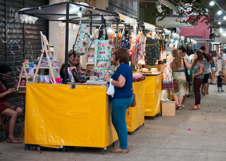 Solar Feira Criativa movimenta Avenida Monsenhor Tabosa