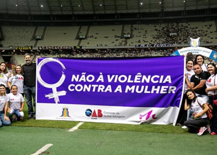 Grupo Mulheres do Brasil promove ato público na luta pelo combate à violência contra a mulher