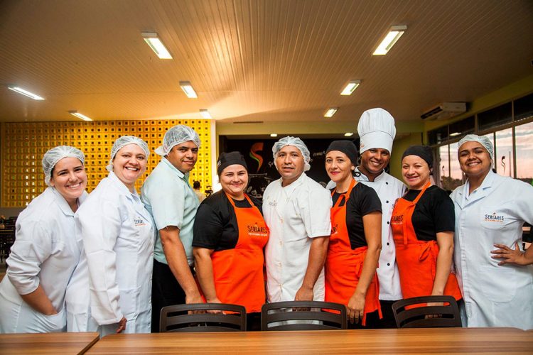 Serlares lança soluções inovadoras para o mercado de refeições corporativas no evento Ceará RH