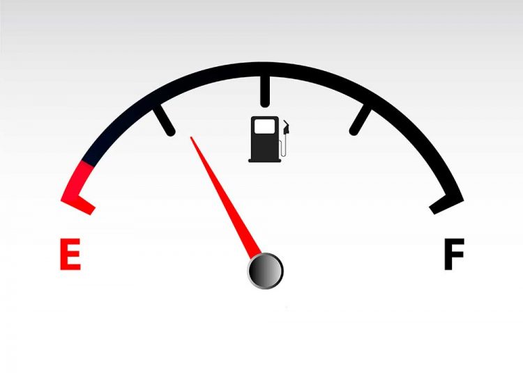 Combustível na reserva pode danificar o carro: mito ou verdade?
