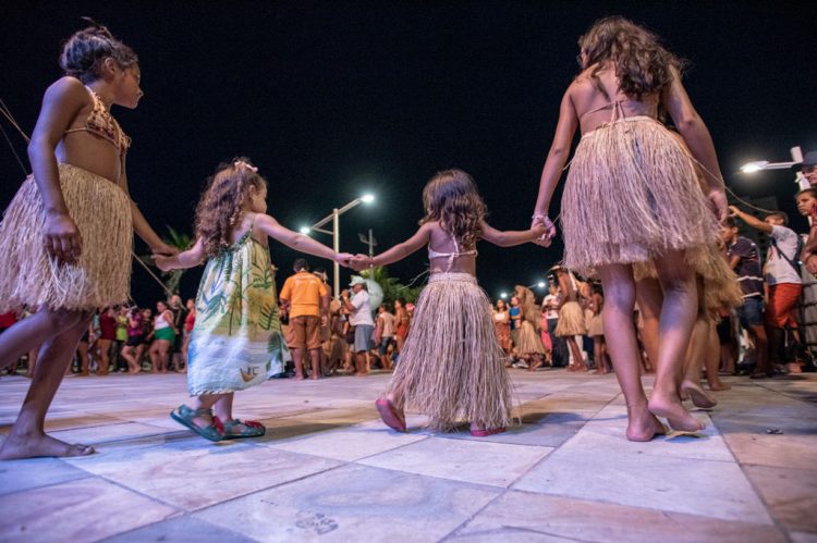 Grupos étnicos apresentam indumentárias tradicionais no Encontro Sesc Povos do Mar