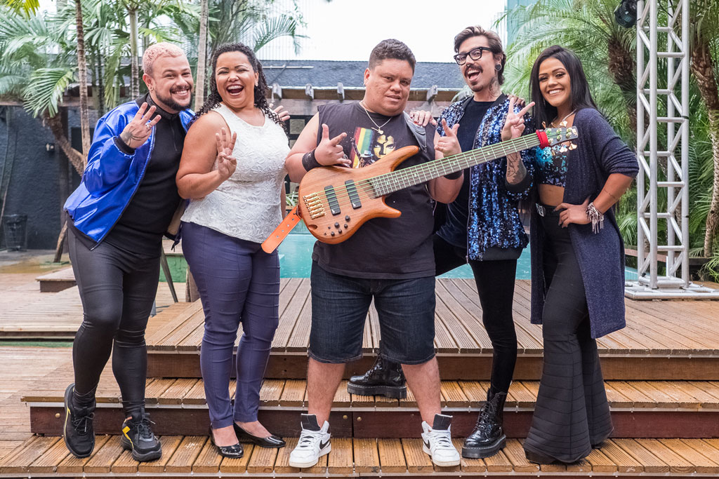 Simone & Simaria e famosos da internet juntos em campanha do TIM Chip TOP