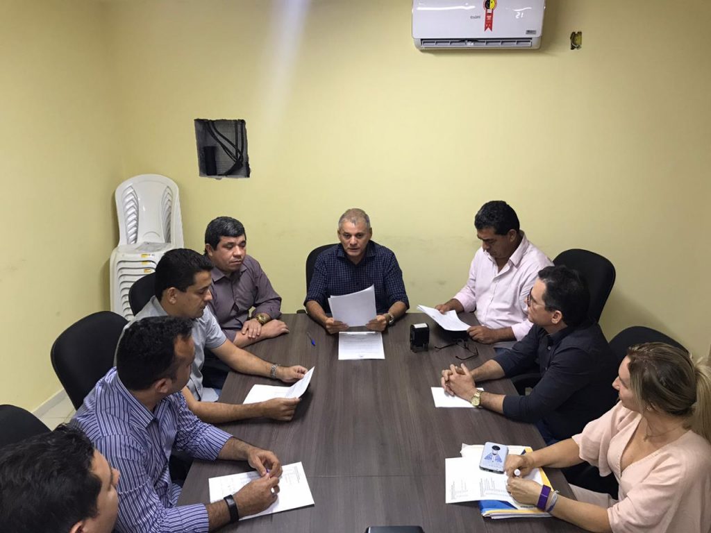 Prefeito Firmo Camurça concederá reajuste de 12,84% para os professores em 2020
