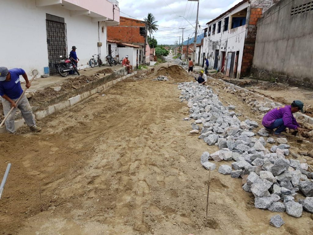 Jardim Bandeirante recebe obra de drenagem e pavimentação