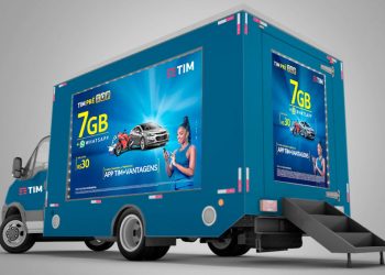 Caminhão vitrine da TIM circula por 10 cidades do Ceará