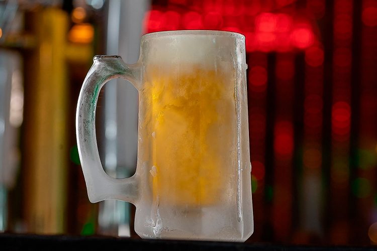 Com delivery de chopp Heineken, Hard Rock Cafe Fortaleza estende comemoração do St. Patrick’s Day até 31 de março