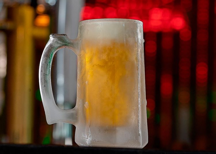 Com delivery de chopp Heineken, Hard Rock Cafe Fortaleza estende comemoração do St. Patrick’s Day até 31 de março