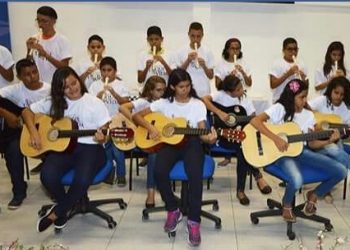 Projeto Um Toque de Vida abre inscrições para cursos de música em formato online para jovens de Cedro