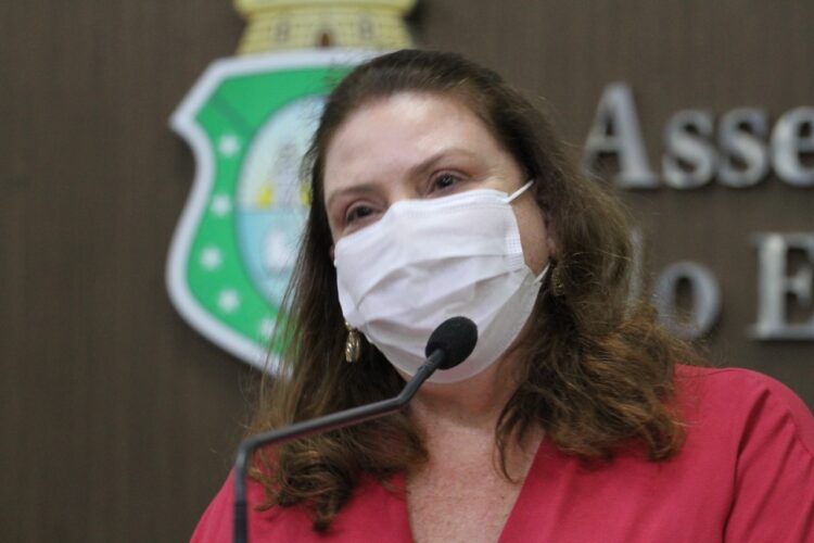 Fernanda Pessoa lança campanha de doação de mechas de cabelo e tecidos para mulheres com câncer