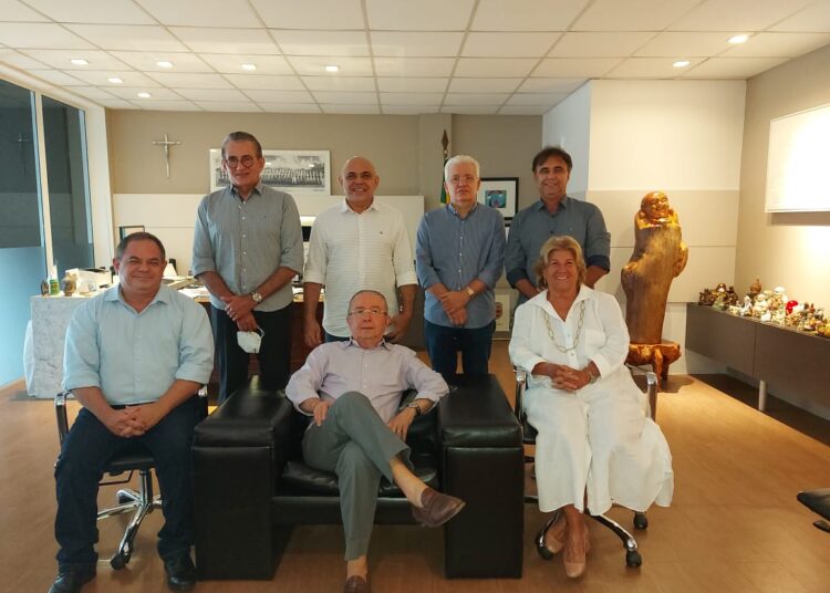 Diretores da ACOMAC-CE se reúnem  com duas personalidades cearenses que serão homenageadas no Prêmio ACOMAC 2021