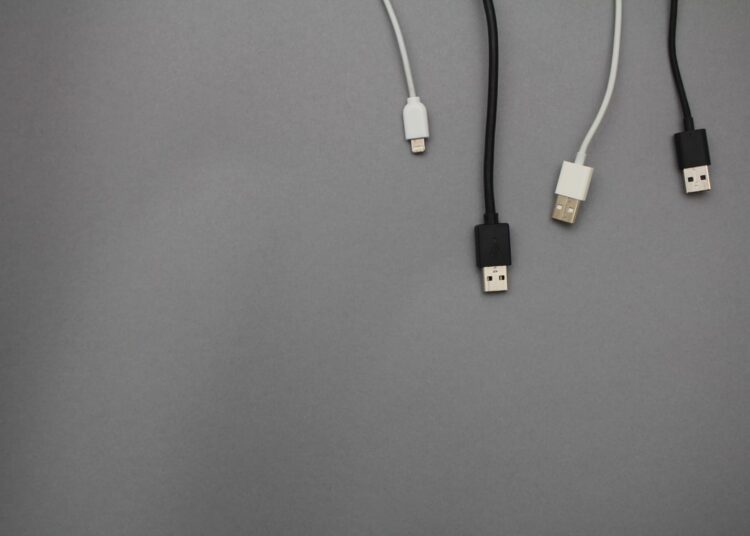 União Europeia propõe que todos os eletrônicos tenham a mesma entrada para carregamento