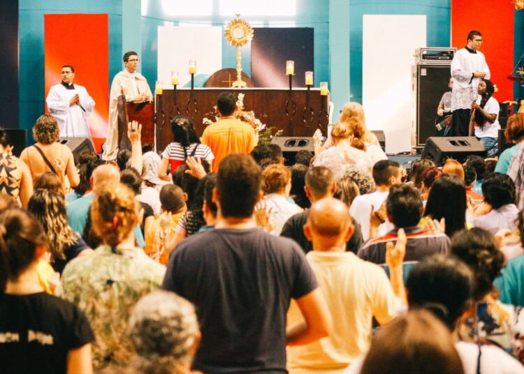 No período do carnaval, Renascer 2022 traz oração, shows, programação interativa e realiza cadastramento de doadores para o Hemoce