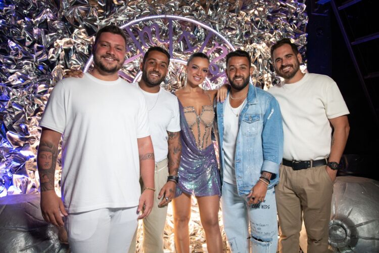 Influencer Tamylle Oliveira comemora aniversário em grande estilo ao lado de celebridades