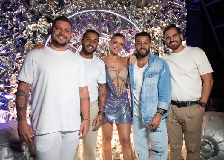 Influencer Tamylle Oliveira comemora aniversário em grande estilo ao lado de celebridades