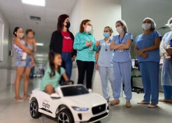 ibyte doa carrinhos elétricos para diversão de crianças internadas em hospitais de Fortaleza