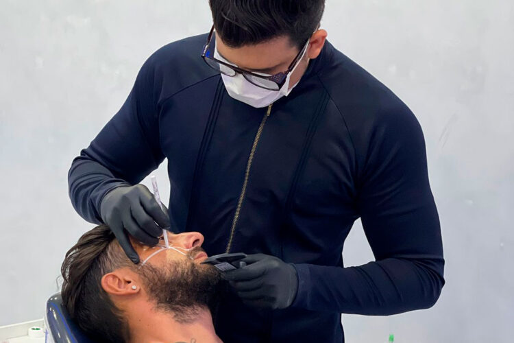 Harmonização facial: Dr. Wagner Bezerra, queridinho dos famosos, explica os benefícios do procedimento para homens e mulheres