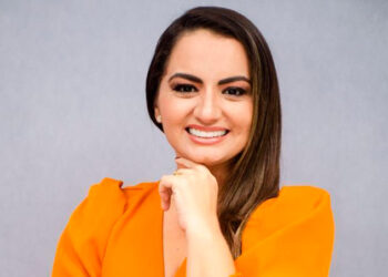 Digital influencer Cleane Fontenele lança mentoria voltada para ampliar negócios na internet