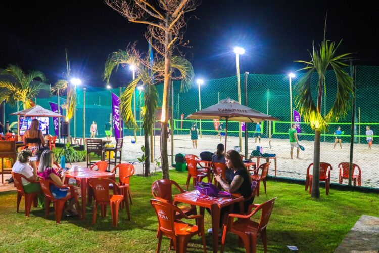 Arena 085 inaugura espaço de beach club em Fortaleza e realiza aulão especial de Dia dos Pais