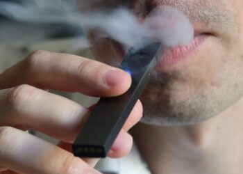 Dia Nacional de combate ao Fumo: Especialista alerta sobre os riscos do cigarro eletrônico