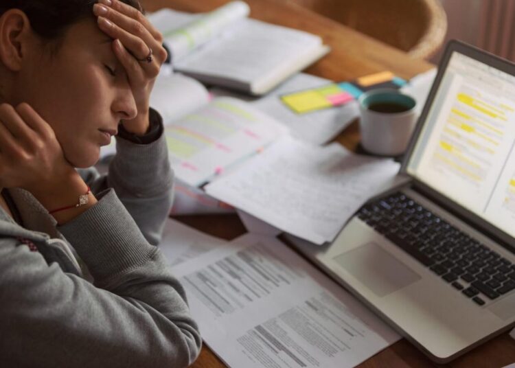 Síndrome de Burnout: pesquisa revela alto nível de estresse em trabalhadores brasileiros