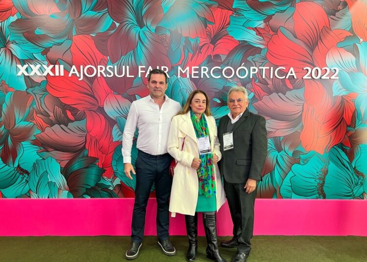 Diretores da Ferrovia Eyewear participam da Ajorsul Fair Mercoóptica, em Gramado