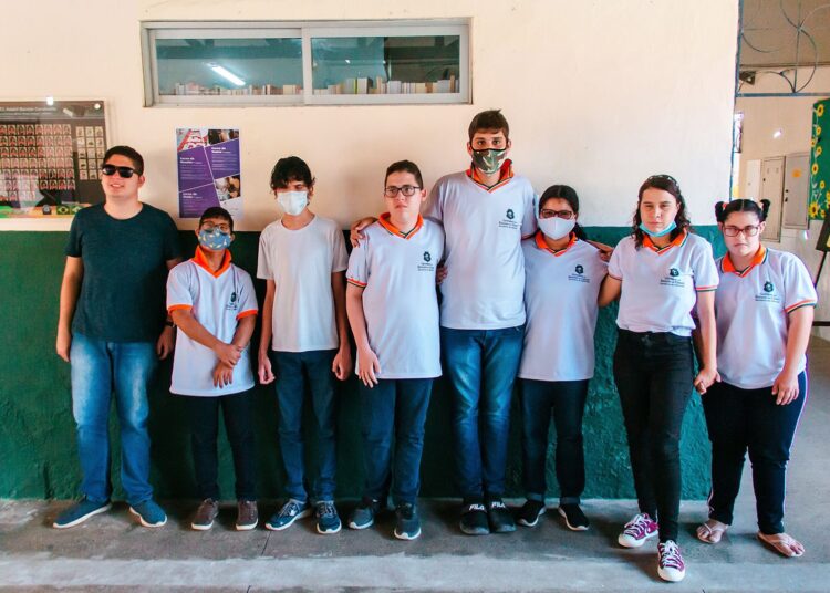 COBAP promove curso de flauta para crianças de escolas públicas de Maracanaú