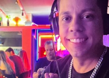 DJ Tai anima as noites do Spirit Bar