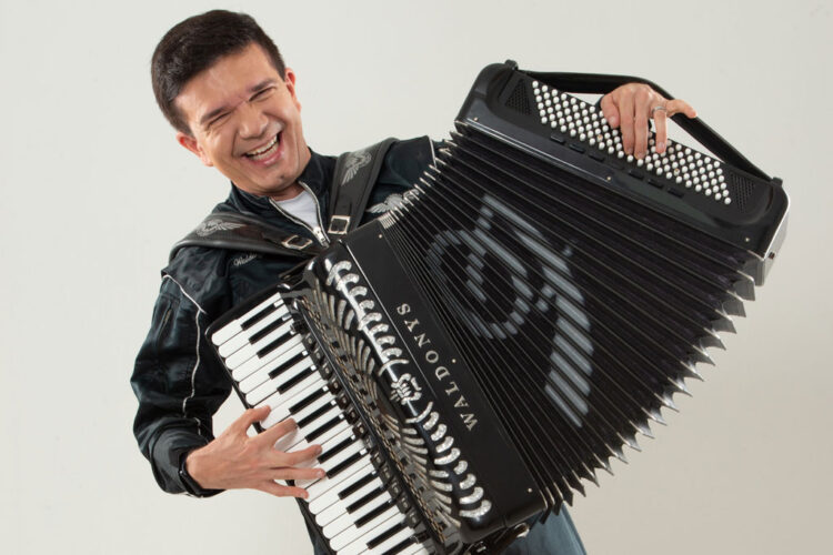 Waldonys comemora aniversário de 50 anos com show dia 18 no Teatro RioMar Fortaleza