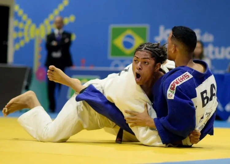 Judoca de Maracanaú conquista o ouro nos Jogos da Juventude