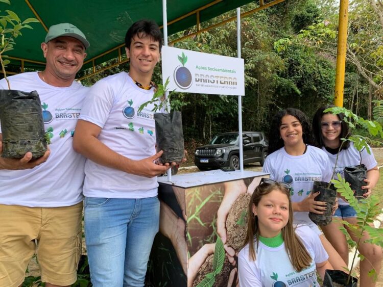 Brasterra realiza a doação de 500 mudas de árvores nativas para a população de Guaramiranga