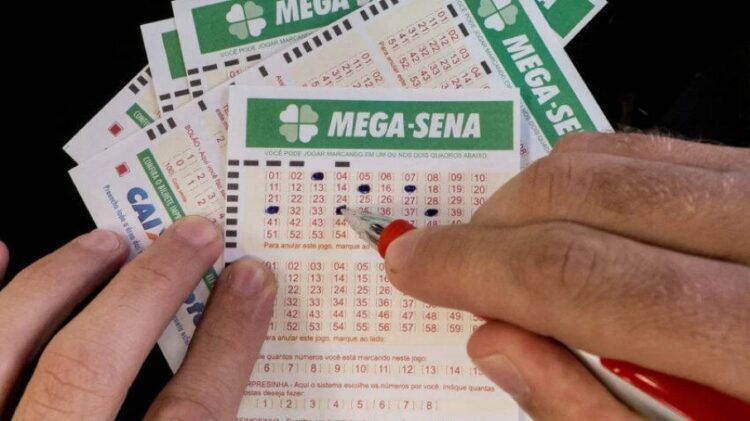 Mega sena acumula e pode pagar R$100 milhões no próximo sorteio