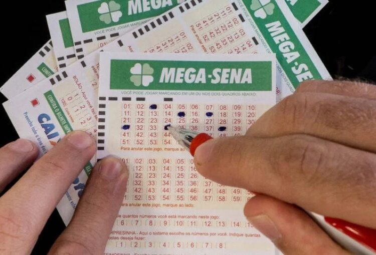 Mega sena acumula e pode pagar R$100 milhões no próximo sorteio