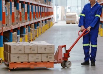 Pague Menos abre 70 vagas para auxiliar de depósito