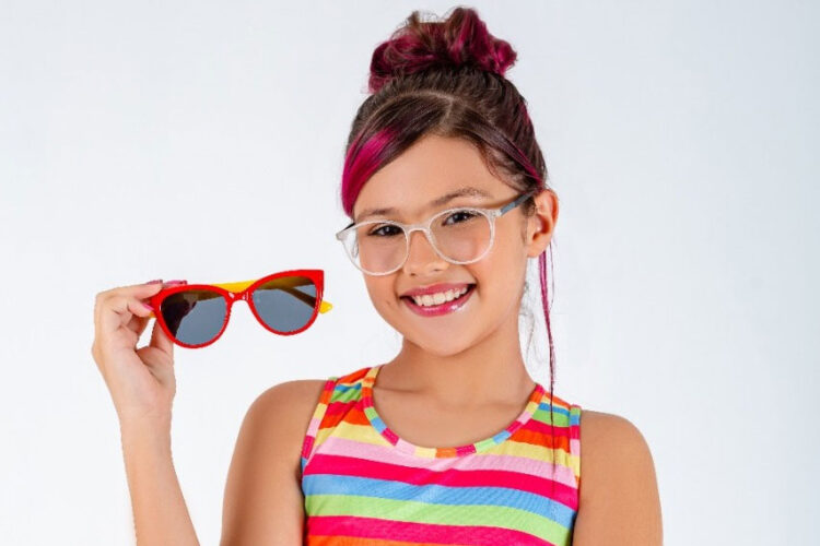 Em alusão ao Dia das Crianças, Ferrovia Eyewear lança óculos resistente TR 90