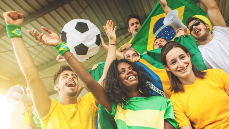 Copa do Mundo em condomínios: barulho e controle de pessoas requer organização. Saiba quais são as regras