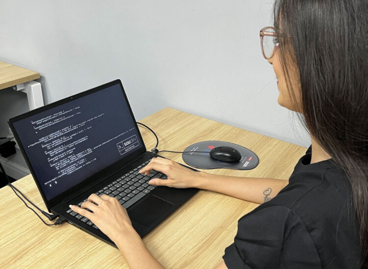 Programa inscreve mulheres gratuitamente para capacitação em tecnologia