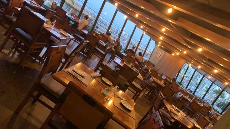 Alta estação: aumenta a procura por restaurantes à beira-mar