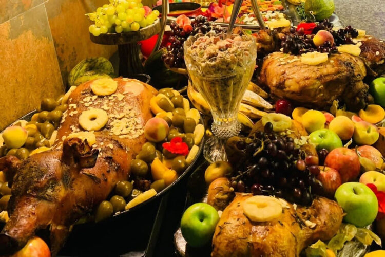 Aposta no fim de ano, famílias buscam rodízios de comida para o Natal