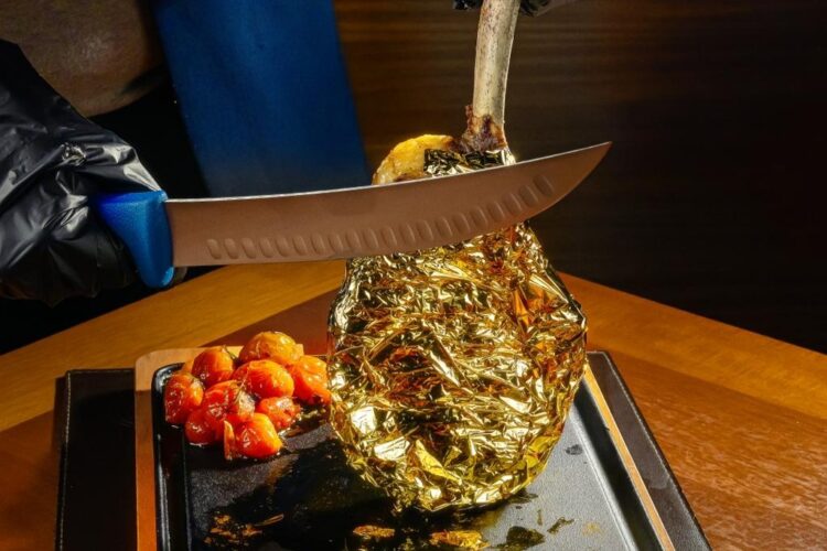 Churrascaria JP Steakhouse inova e traz carnes nobres com ouro 24k