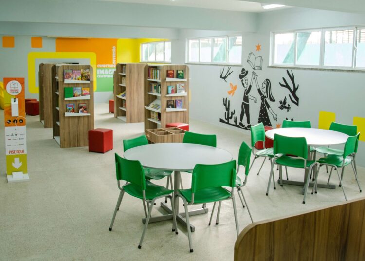 Territórios da Leitura reinaugura oito bibliotecas de escolas públicas em Maracanaú e Forquilha