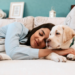 Afinal, faz bem dividir a cama com os pets?