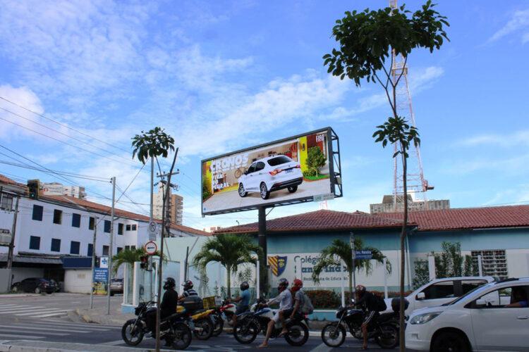 Mercado de painéis de LED: para CEO da Urbmídia, 2023 será um ano de crescimento da tecnologia no Brasil e no mundo