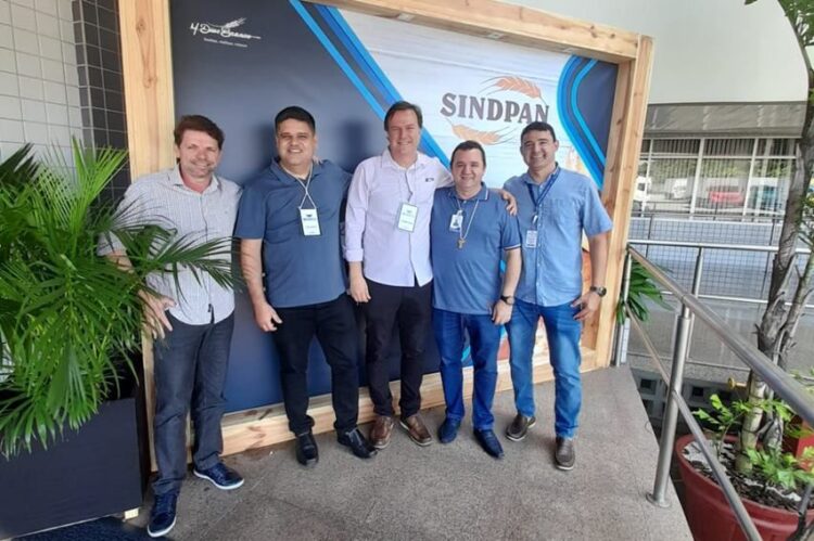 Diretoria do Sindpan realiza visita às fábricas da M.Dias Branco