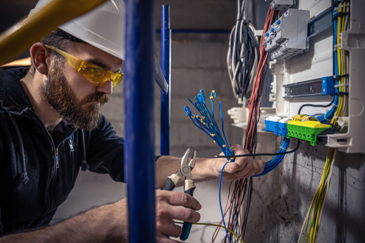 Grupo Carmehil explica a diferença e importância das cores dos cabos elétricos
