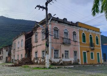 MPCE ajuíza Ação Civil Pública para impedir demolição do Casarão de Pacatuba
