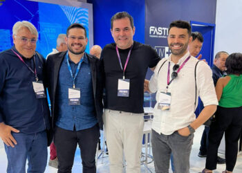 Diretores da Ferrovia Ótica, Allan Sankey e Alex Beserra, participam da maior feira óptica da América Latina