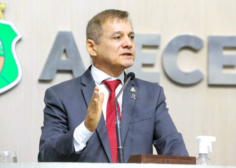 Firmo Camurça aponta necessidade de permanecer investindo em educação