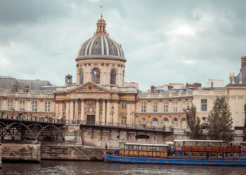 5 melhores passeios de barco em Paris