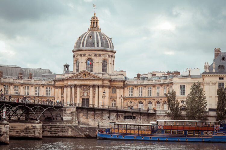5 melhores passeios de barco em Paris