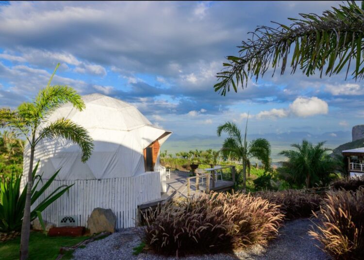 Conheça o Glamping, o “acampamento de luxo” que traz uma nova forma hospedagem ao Ceará